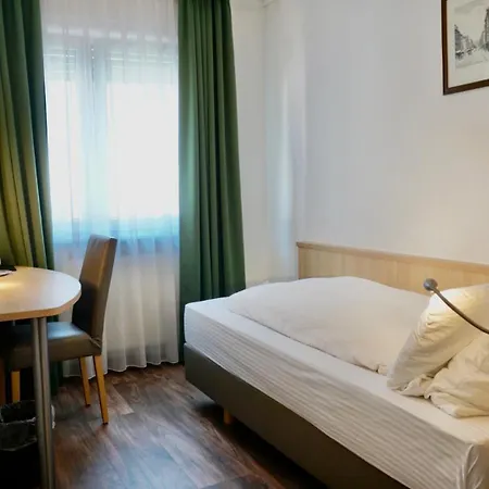 Hafner - Self Check-in * Stuttgart